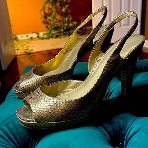 Nine West NWFURGUS BRONZE REPTILE PRINT Heel.